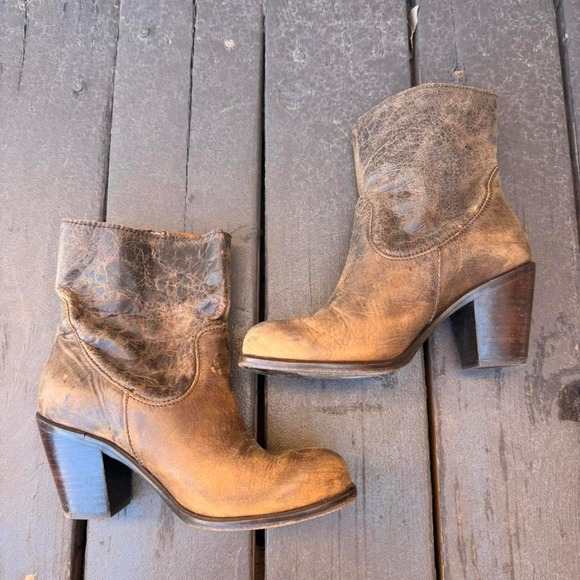 Shoes - Brown leather Corral cowboy boots.